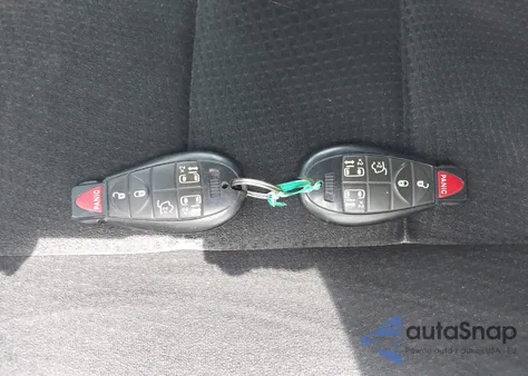 2011 Chrysler Town & Country Touring из США, поврежденный, VIN 2A4RR5DG7BR765968